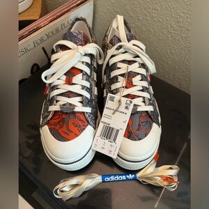 NWT ADIDAS NIZZA Platform Victorian Floral Print